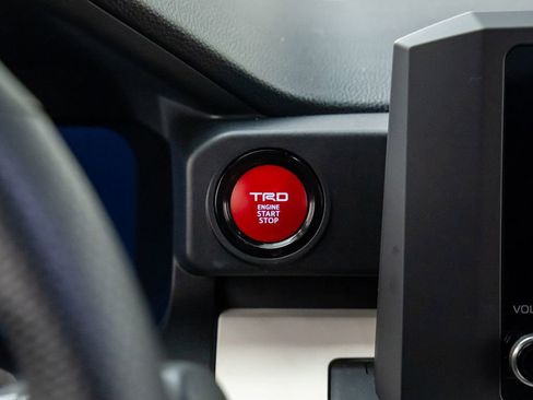 Used 2024 Toyota Tacoma TRD Off-Road image 21