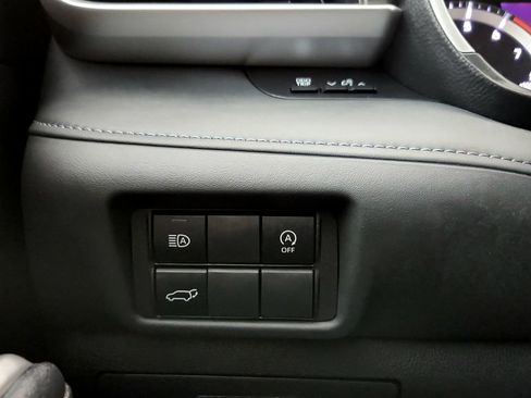 Used 2023 Toyota Highlander XLE AWD/4WD image 34