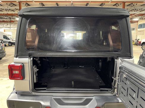 Used 2018 Jeep Wrangler Unlimited Sport S AWD/4WD image 11