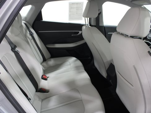 Used 2023 Hyundai Sonata SE FWD image 22