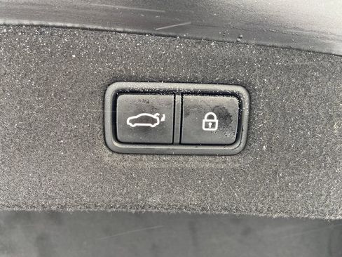 Used 2022 Genesis G90 5.0 Ultimate image 21