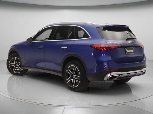 New 2026 Mercedes-Benz GLC 300 image 2