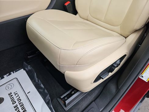 Used 2021 Jeep Grand Cherokee L Limited image 30