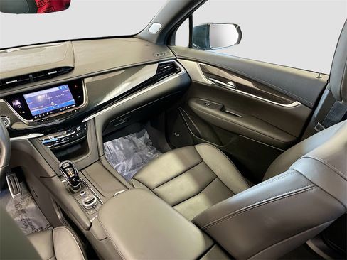 Used 2024 Cadillac XT6 Sport w/ LPO, ONYX Package image 25