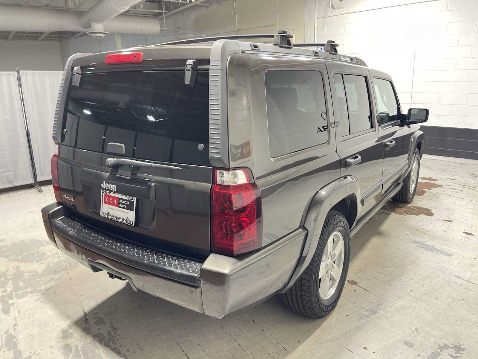 Used 2006 Jeep Commander 4WD image 26