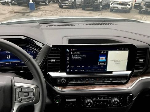 Used 2025 Chevrolet Silverado 1500 LT AWD/4WD image 13