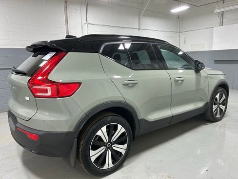 Used 2023 Volvo XC40 Recharge Plus image 3