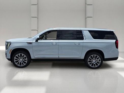 Used 2026 GMC Yukon XL Denali w/ Sun & Power Step Package AWD/4WD image 2