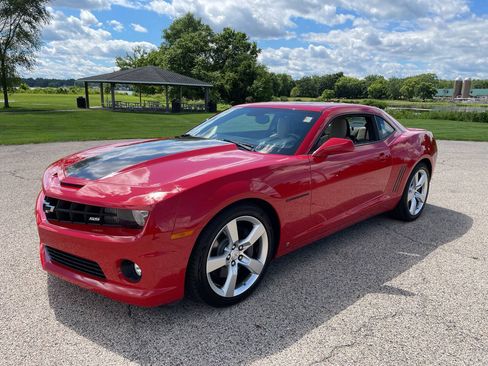 Used 2010 Chevrolet Camaro SS w/ LPO, Ground Effects Package RWD image 1