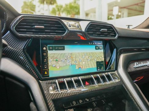 Used 2022 Lamborghini Urus image 55