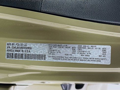 Used 2025 Jeep Wrangler Unlimited Rubicon AWD/4WD image 30