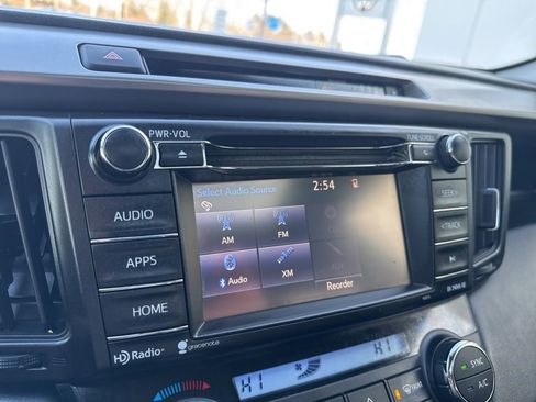 Used 2018 Toyota RAV4 XLE image 17