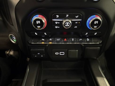 Used 2021 GMC Sierra 1500 Elevation w/ Preferred Package AWD/4WD image 27