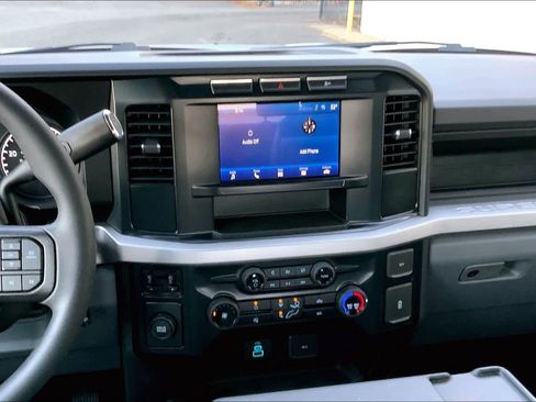 Used 2023 Ford F250 XL image 6