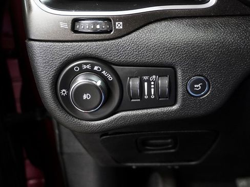 Used 2020 Jeep Cherokee Trailhawk image 29