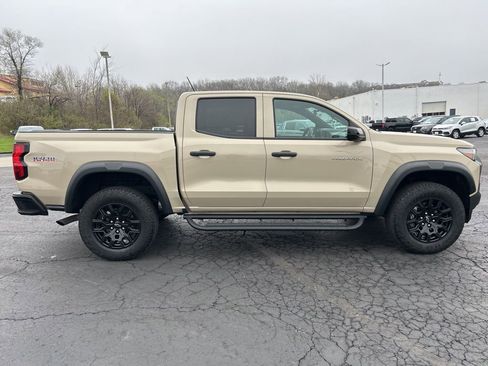 Used 2024 Chevrolet Colorado Trail Boss w/ Advanced Trailering Package AWD/4WD image 4