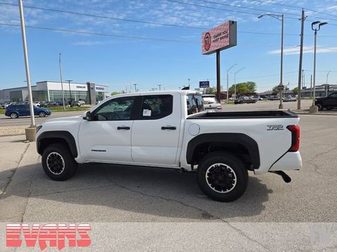 New 2026 Toyota Tacoma TRD Off-Road w/ TRD Off Road Upgrade Package AWD/4WD image 30