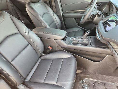 Used 2022 Cadillac XT4 Sport w/ Enhanced Visibility Package image 15