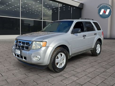 Used 2010 Ford Escape XLT image 1