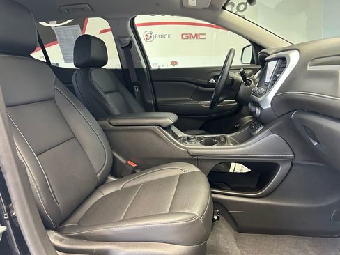 Used 2023 GMC Acadia SLT w/ Elevation Edition image 21