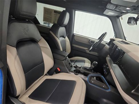 Used 2023 Ford Bronco Wildtrak image 32