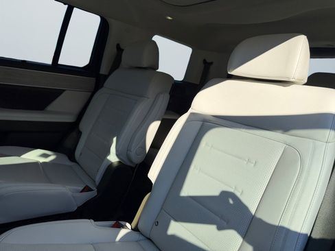 Used 2025 Hyundai Santa Fe Calligraphy image 15