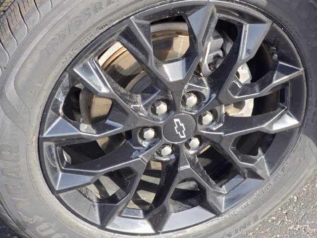 Used 2024 Chevrolet Traverse LS w/ Midnight/Sport Edition FWD image 17