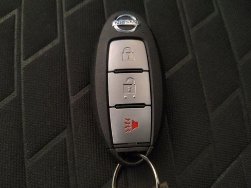 Used 2021 Nissan Kicks S FWD image 32