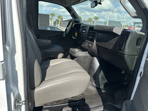Used 2019 Chevrolet Express 2500 w/ Driver Convenience Package image 18