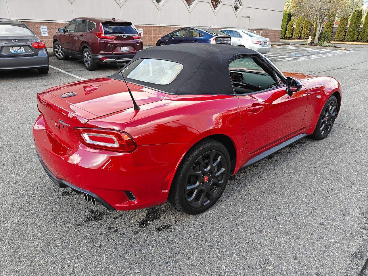 Used 2018 FIAT 124 Spider Abarth w/ Convenience Group RWD image 3