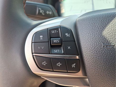 Used 2025 Ford Explorer Active w/ Active Comfort Package AWD/4WD image 20