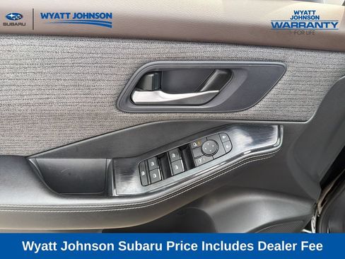 Used 2023 Nissan Rogue SV FWD image 16