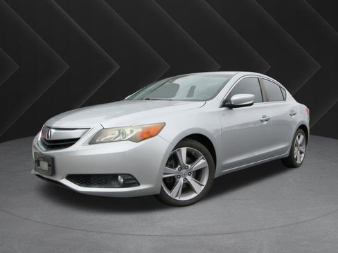 Used 2013 Acura ILX w/ Premium Package FWD image 1