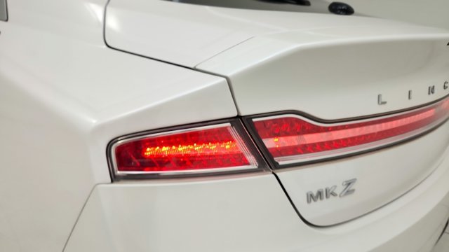 Used 2018 Lincoln MKZ Reserve w/ Technology Package FWD image 27