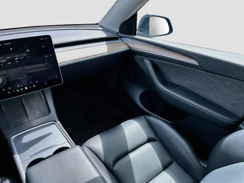 Used 2025 Tesla Model Y Long Range RWD image 23