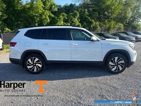 Used 2025 Volkswagen Atlas SE image 6