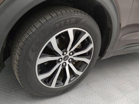 Used 2020 Ford Explorer ST w/ Premium Technology Package image 31