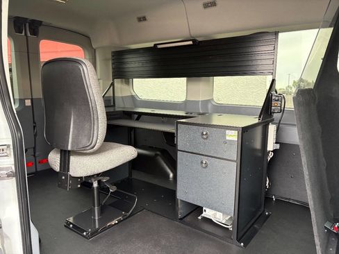 Used 2019 Ford Transit 150 XLT image 31