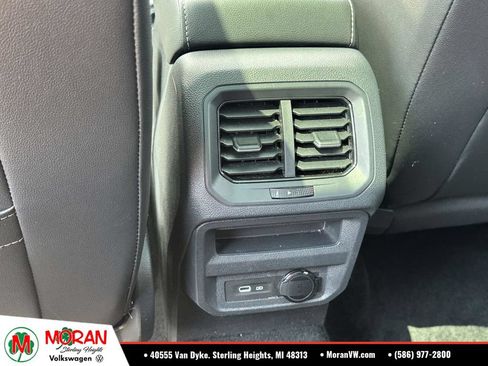 Certified 2023 Volkswagen Tiguan SE R-Line AWD/4WD image 15