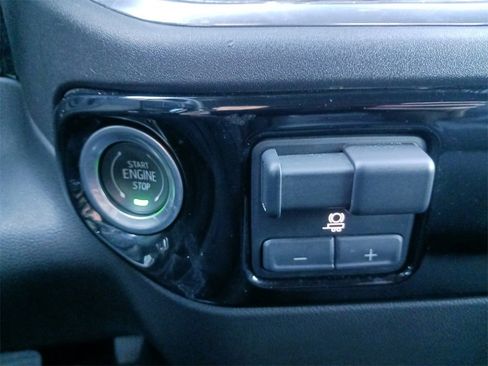 Used 2024 Chevrolet Silverado 2500 LT image 25