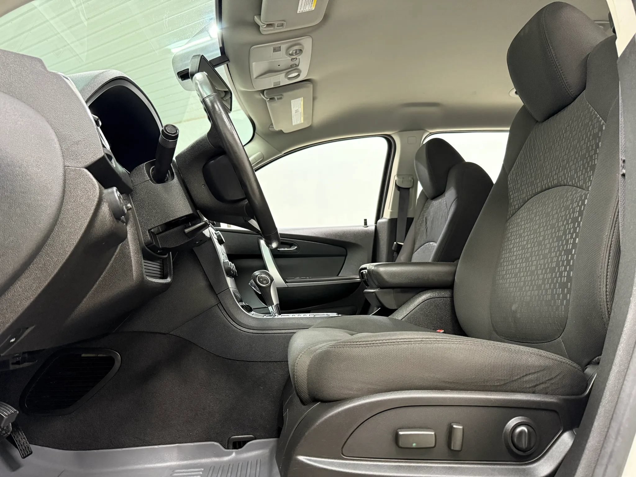 Used 2011 GMC Acadia SLE AWD/4WD image 15