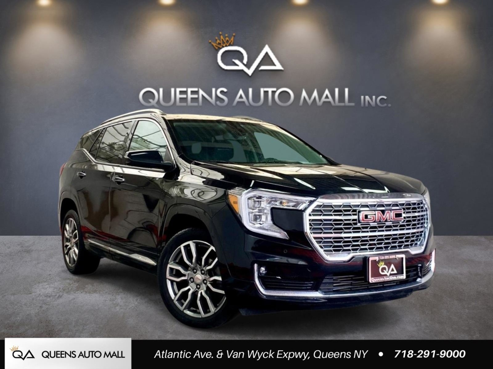 Used 2023 GMC Terrain Denali AWD/4WD image 1