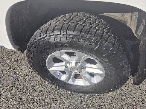 Used 2017 Toyota 4Runner SR5 image 12