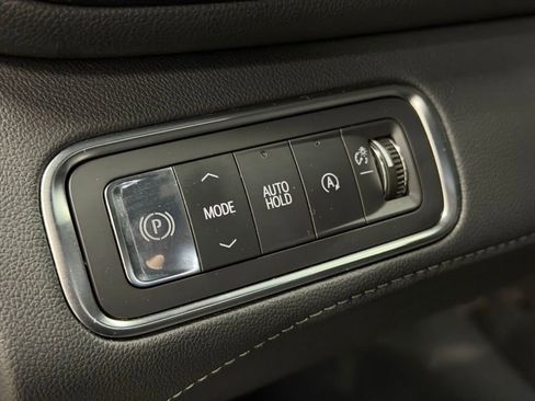 Certified 2025 Buick Enclave Preferred image 32