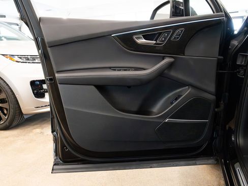 Used 2023 Audi Q7 3.0T Prestige w/ Prestige Package image 18