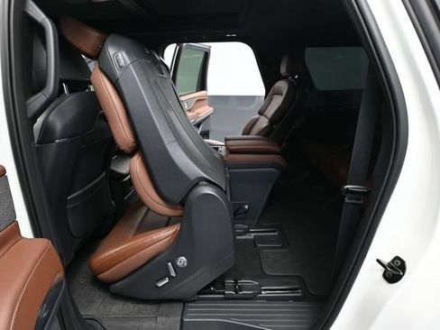 Used 2025 Lincoln Navigator L Reserve AWD/4WD image 41