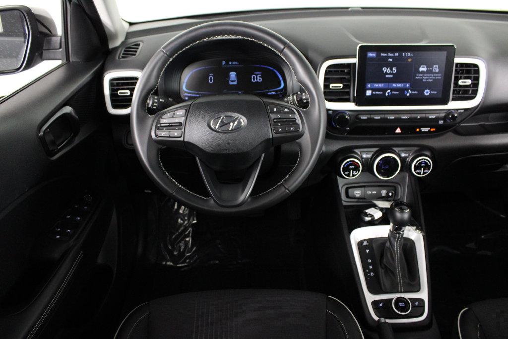 Certified 2026 Hyundai Venue SEL FWD image 8