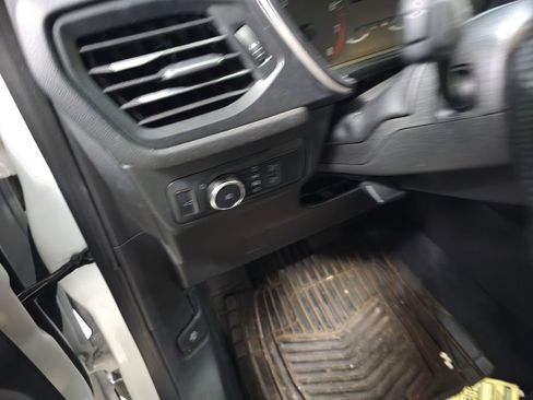 Used 2022 Ford Escape SEL image 12