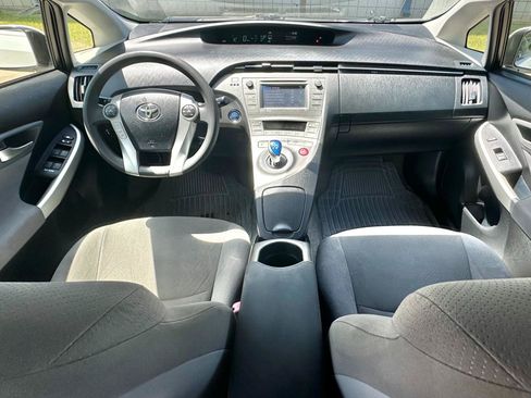 Used 2013 Toyota Prius Three w/ Protection Pkg FWD image 9