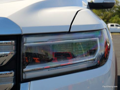 Used 2021 GMC Acadia SLE image 19